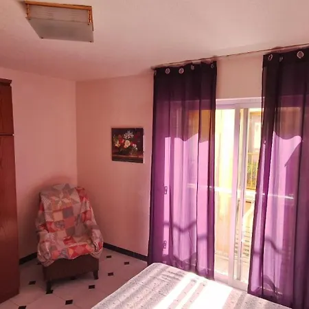 Casa 1- Centro Benidorm-solo Mayores De 30 Anos Y Familias Daire Benidorm