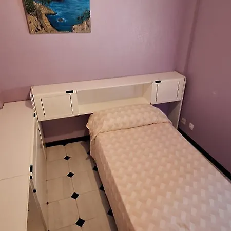 Casa 1- Centro Benidorm-solo Mayores De 30 Anos Y Familias Daire *